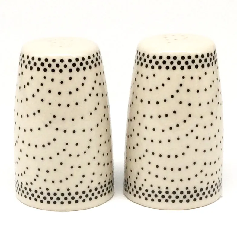 Salt & Pepper Set in Black Elegance